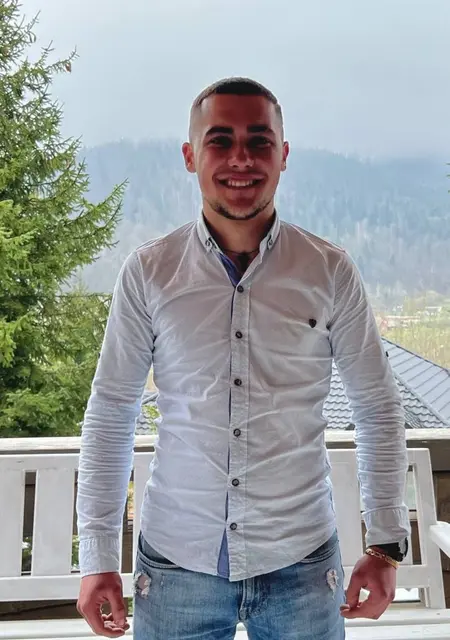 Я Tolia, 22 років, знайомлюсь без зобов'язань у Чернівцях