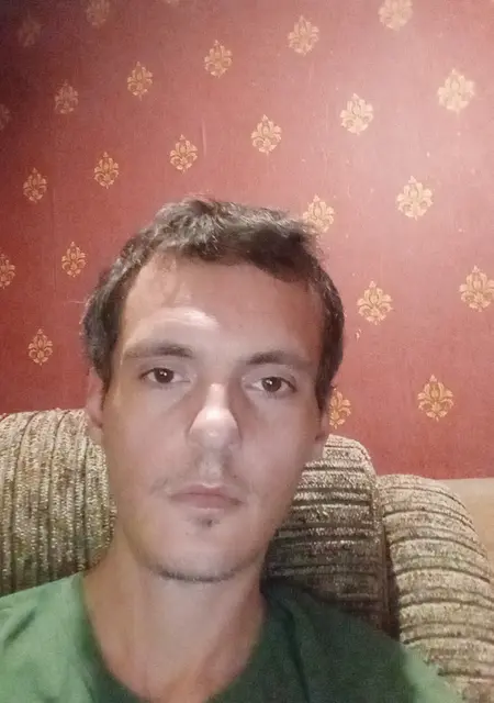 Я Вячеслав, 30 років з Сум, шукаю знайомства на одну ніч