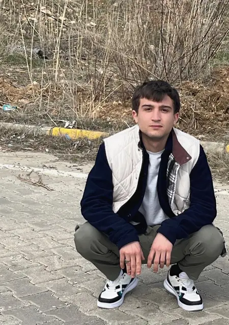 Я Elvin, 21, из Йозгат, ищу знакомство для общения
