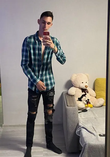 Влад з Харкова, шукаю на сайті знайомства на одну ніч