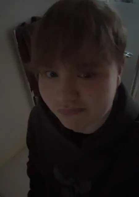 Matthew из Вестминстер, мне 18, познакомлюсь без обязательств