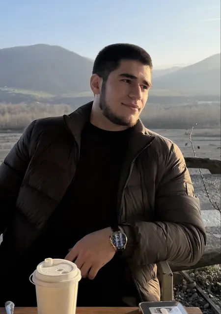 Я Karahanov, 21, знакомлюсь без обязательств в Малаге