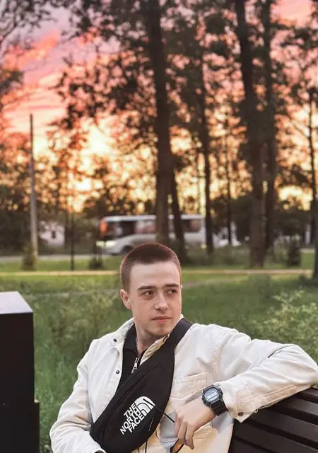 Илья из Амстердама, ищу на сайте приятное времяпровождение