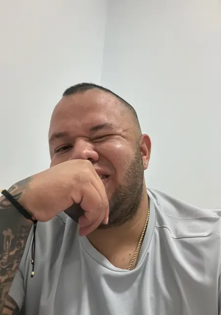 Felipe из Эльч, ищу на сайте знакомства на одну ночь