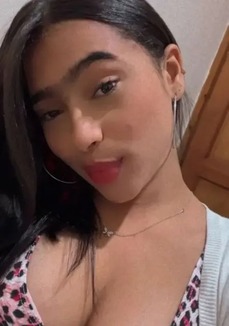 Licet из Мадрида, мне 19, познакомлюсь