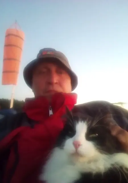 Я Максим, 42, из Витебска, ищу знакомство для приятного времяпровождения