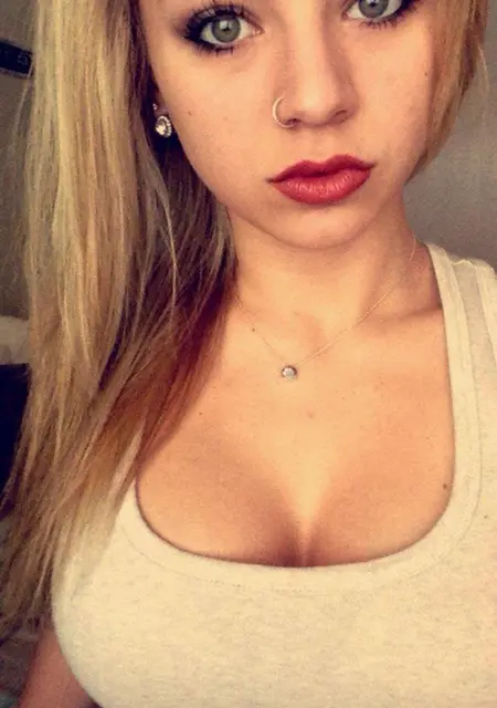 Лана з Кам'янське, шукаю на сайті знайомства на одну ніч