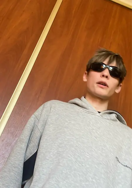 Я Андрій, 21, знакомлюсь без обязательств в Познани