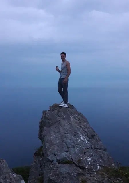 Я Владимир, 28, из Тараза, ищу знакомство для приятного времяпровождения