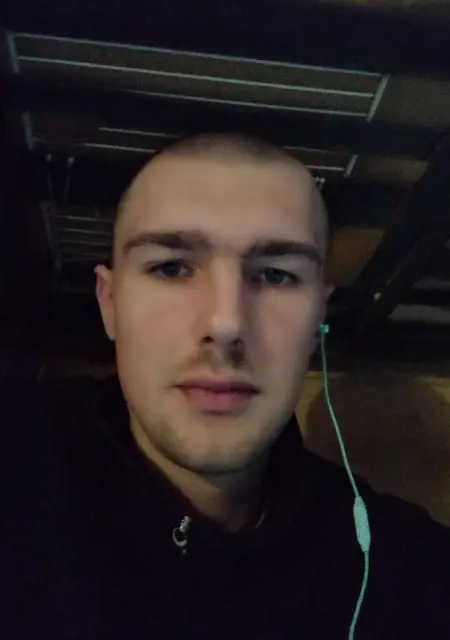 Я Матвей, 26, из Донецка, ищу знакомства без обязательств