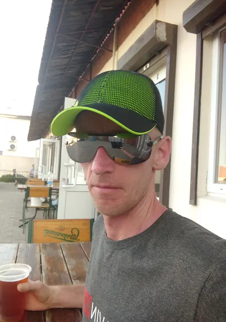 Я Zheka, 39 років, знайомлюсь на одну ніч у Маріуполі