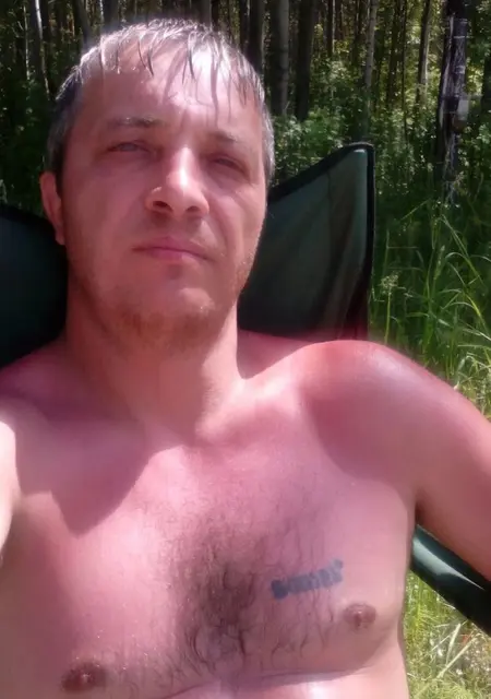 Михаил из Горловки, мне 47, познакомлюсь для приятного времяпровождения