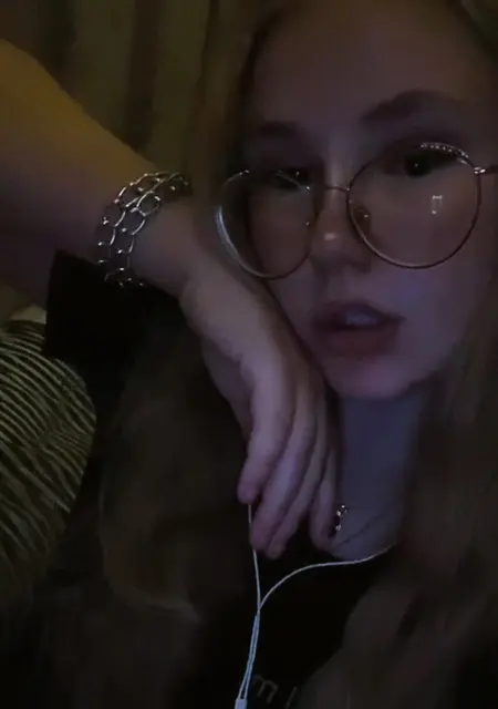 Юля из Каира, ищу на сайте вирта