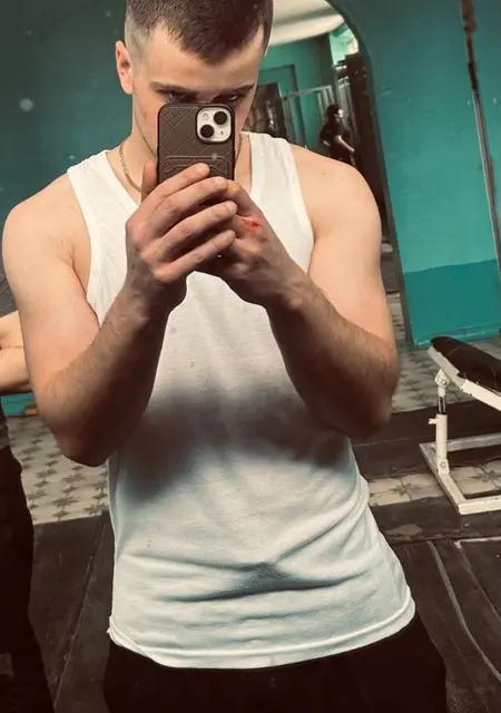 Ruslan из Амстердама, ищу на сайте знакомства на одну ночь