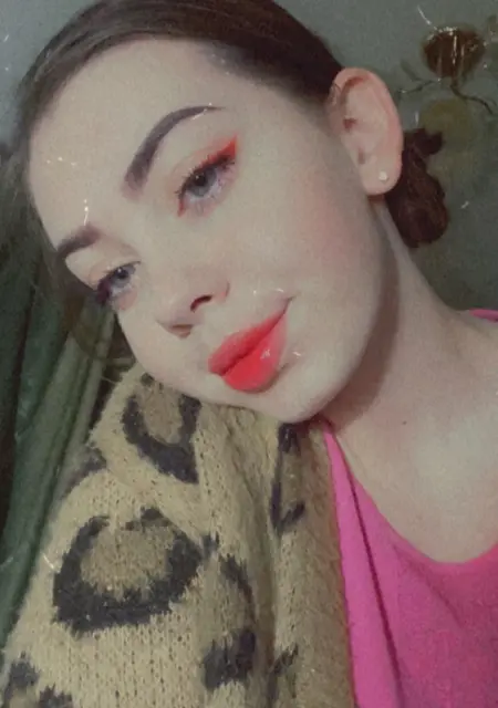 Я Юлия, 22 років, знайомлюсь для відкриті стосунки у Прилуках