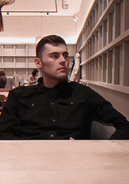 Влад из Мозыря, мне 25, познакомлюсь на одну ночь