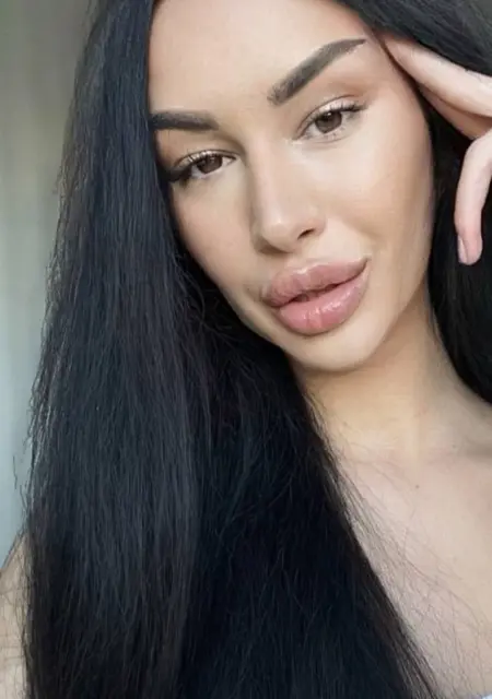 Я Киса, 21 років з Київ, шукаю знайомство для приємне проведення часу