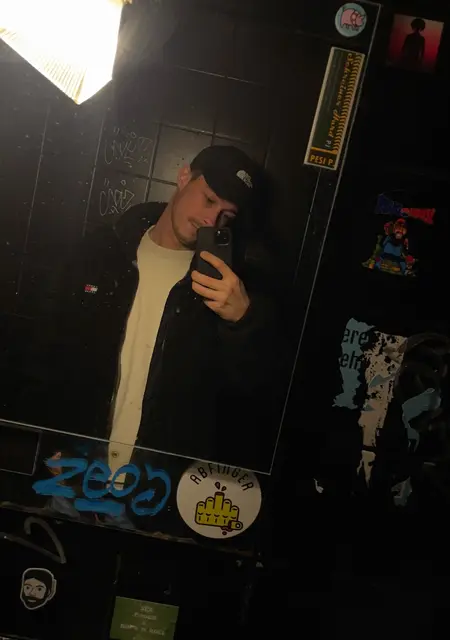 Я Tzzi, 28, знакомлюсь для приятного времяпровождения в Мюнхене