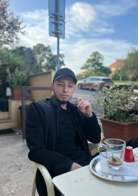 Юрій из Турка, мне 27, познакомлюсь на одну ночь