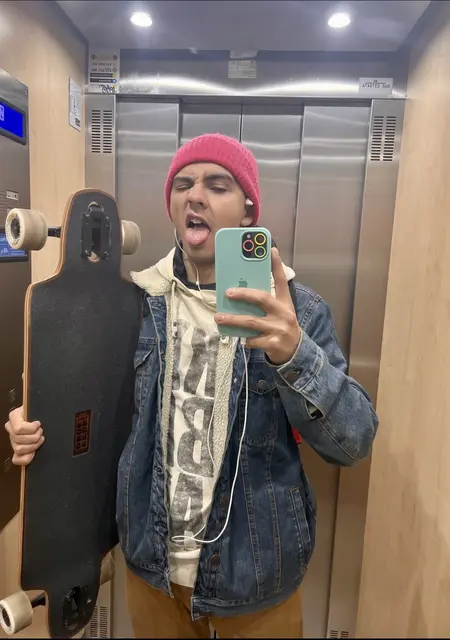 Jhonsonn de Madrid, tengo 28 años, listo para conocer para lío de una noche