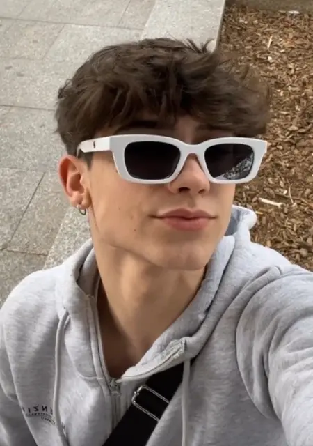 Max из Дордрехт, мне 22, познакомлюсь для вирта