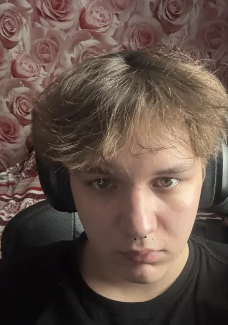 Я Кирилл, 18, знакомлюсь для постоянных отношений в Берлине