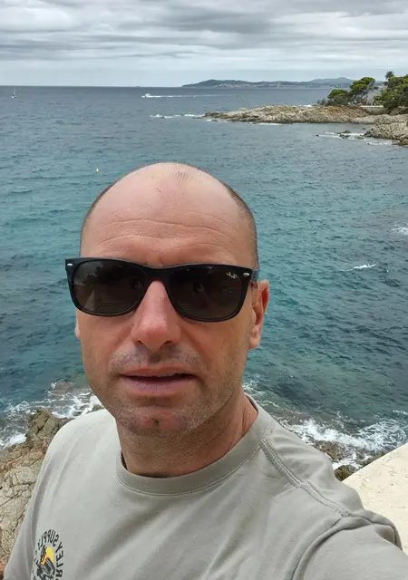 Soy Andrii, 44 años, conociéndome para relación sin ataduras en Salou