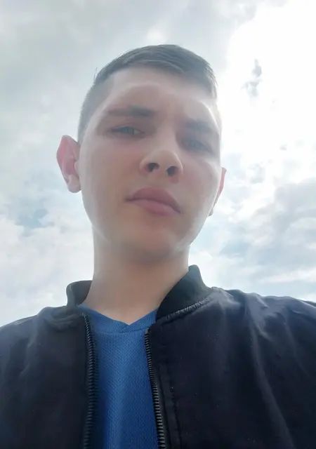 Aleksandr из Слуцка, мне 24, познакомлюсь без обязательств