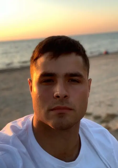 Женя з Чернігова, мені 39 років, познайомлюсь для вірт