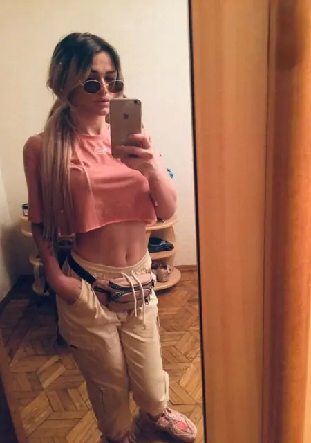 Sara Aguilar из Афин, мне 22, познакомлюсь