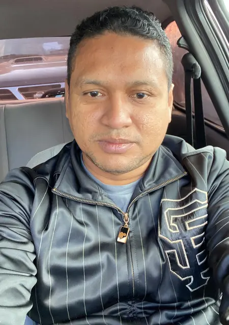 Soy Jcc, 41 años de Vic, busco conocer gente para pasatiempo agradable