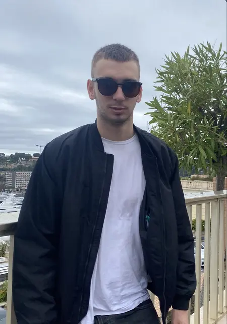 Владислав из Киева, ищу на сайте знакомства на одну ночь