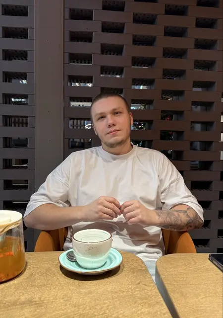 Даня из Фюссен, мне 25, познакомлюсь для дружбы