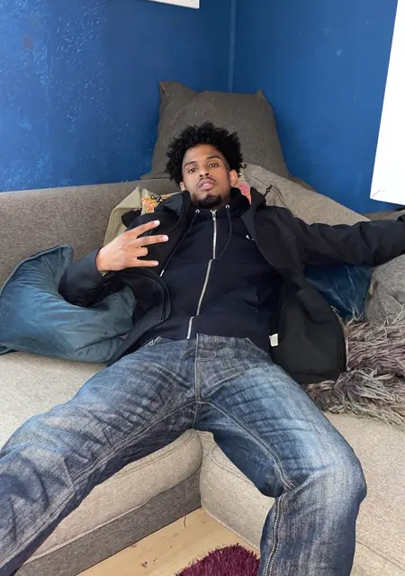 Я Gure, 22, из Алингсаса, ищу знакомство для постоянных отношений