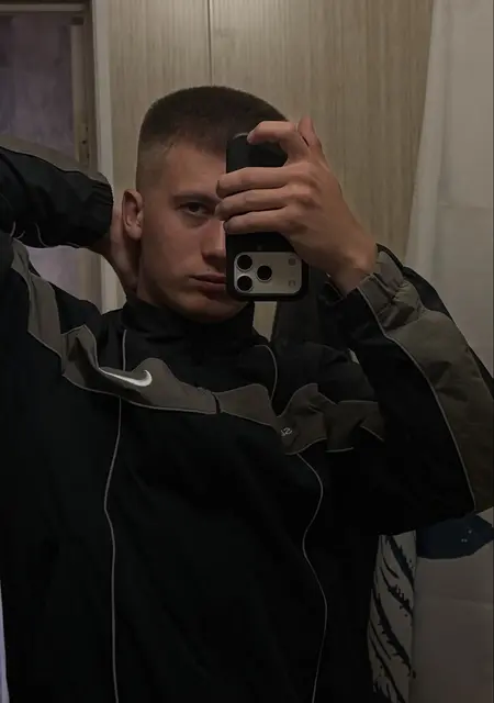 Я Александр, 21, знакомлюсь для постоянных отношений в Малаге