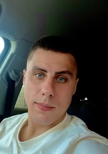 Я Влад, 28, знакомлюсь для приятного времяпровождения в Афинах