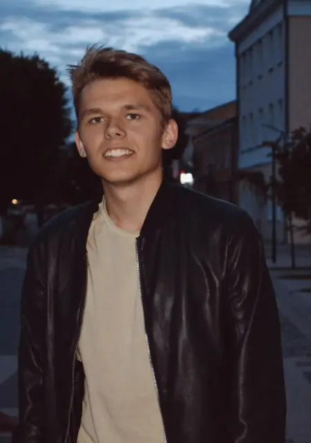 Сергей из Пинска, ищу на сайте общение