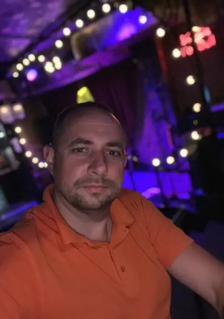 Антон из Минска, ищу на сайте знакомства на одну ночь