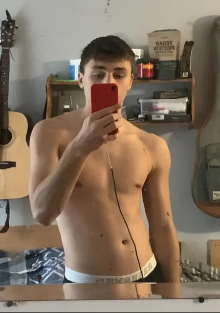 Я Роман, 25, из Львова, ищу знакомство для приятного времяпровождения