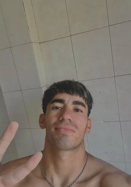 Я Emiliano, 22, знакомлюсь на одну ночь в Гранадилья-де-Абона