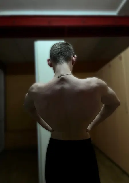 Никита из Днепра, мне 19, познакомлюсь для совместных путешествий