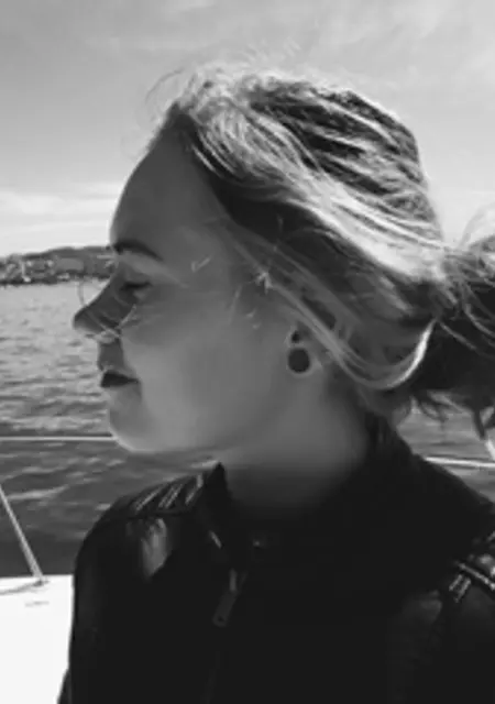 Я Дарьяна, 25, знакомлюсь в Париже