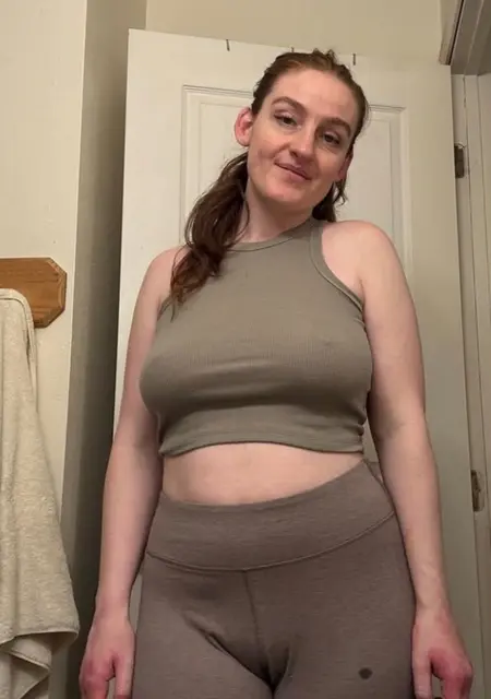 Francisca из Обервильи, мне 28, познакомлюсь для открытые отношения