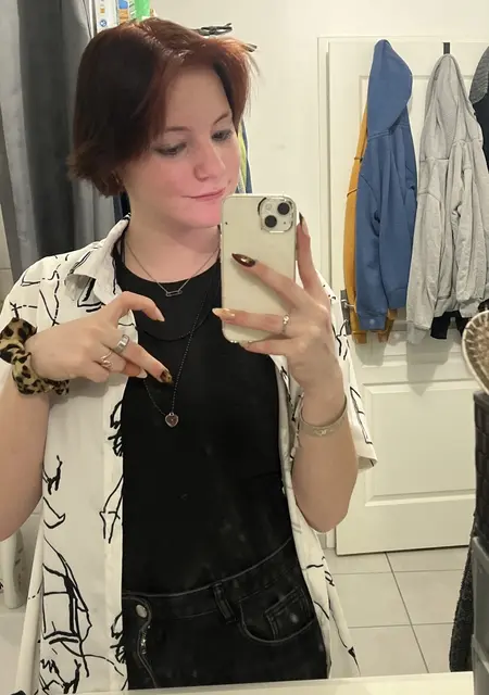 Ly-Han из Парижа, мне 18, познакомлюсь для открытые отношения