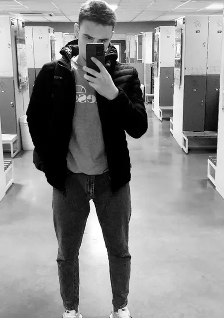 Я Maksym, 19, из Лодзя, ищу знакомство для вирта