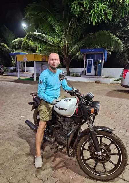 Корней из Нью-дели, мне 45, познакомлюсь без обязательств