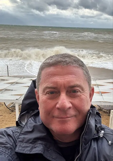 Я Aleksandr, 54, знакомлюсь без обязательств в Амстердаме