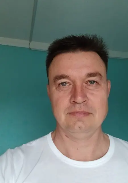 Я Саша, 45 років з Кропивницького, шукаю знайомства без зобов'язань