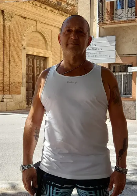 Soy Miguel Angel, 59 años de Hospitalet de Llobregat, busco conocer gente para chatear