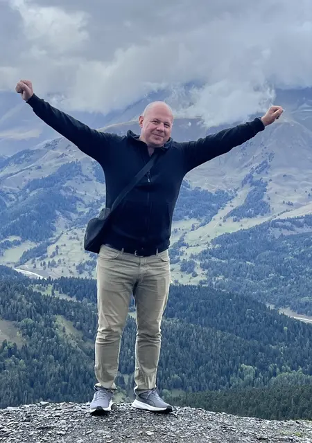 Я Александр, 44 років з Києва, шукаю знайомство для дружби